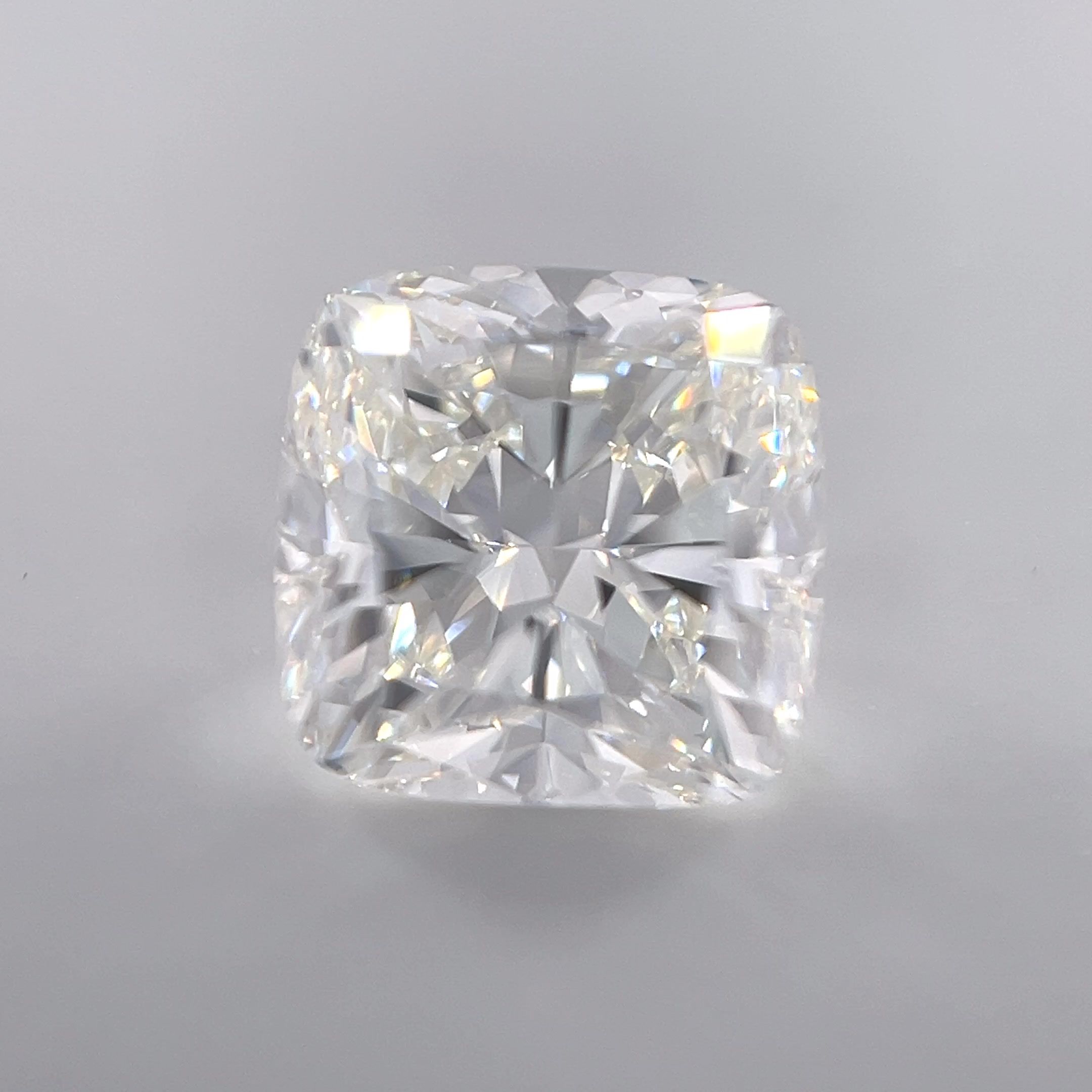 3.04 ct Cushion Brilliant diamond