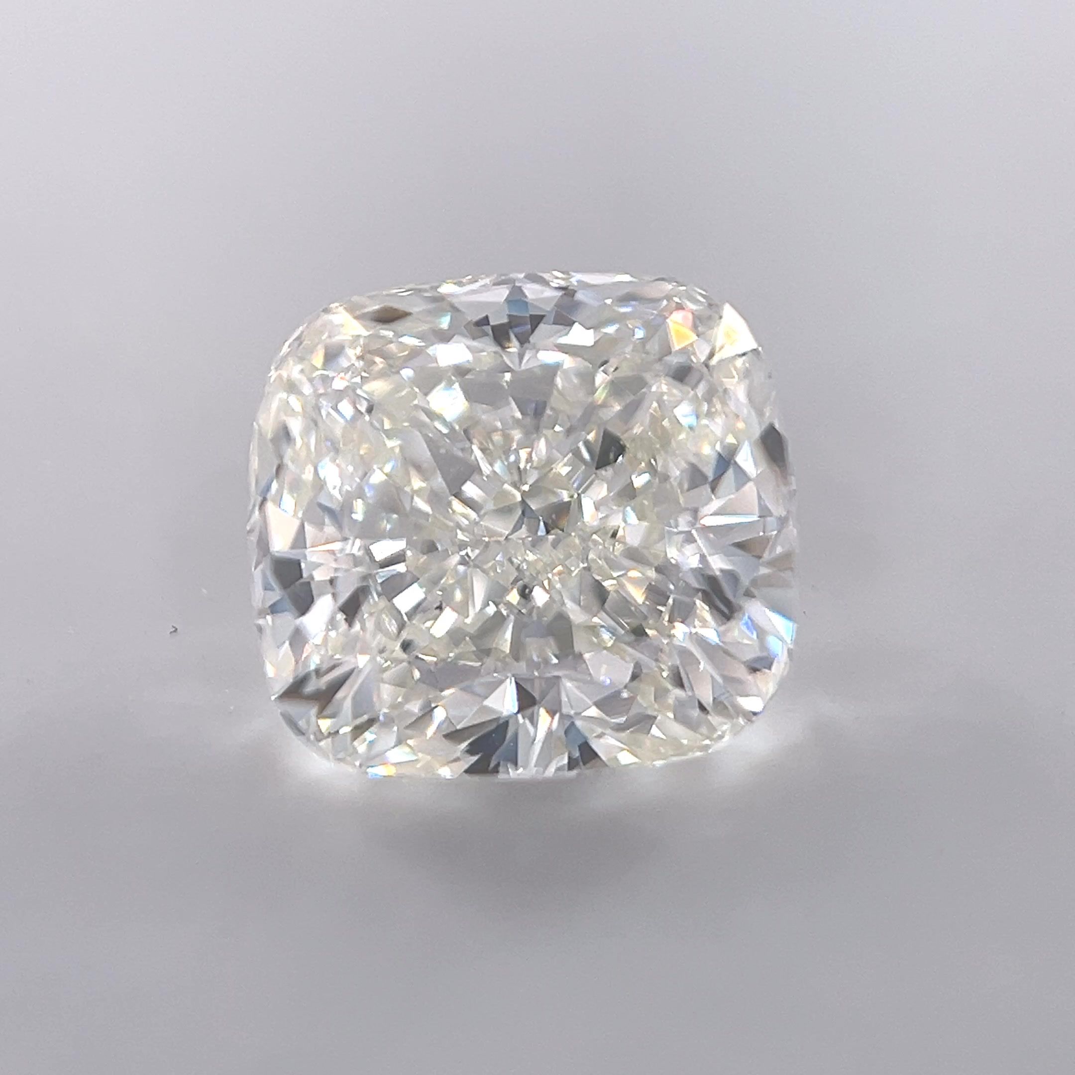 2.50 ct Cushion Modified diamond