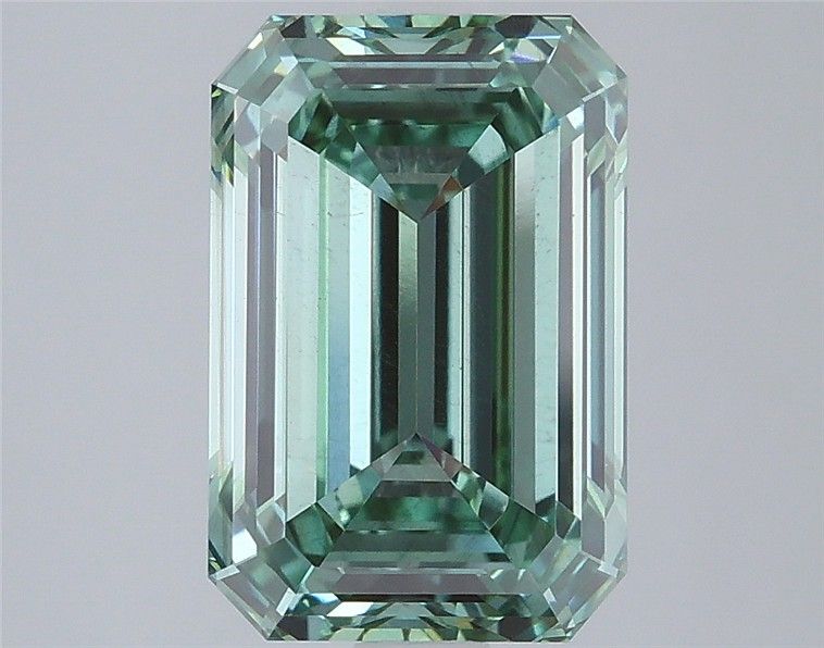 3.60 ct Emerald diamond