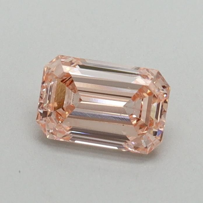 0.62 ct Emerald diamond
