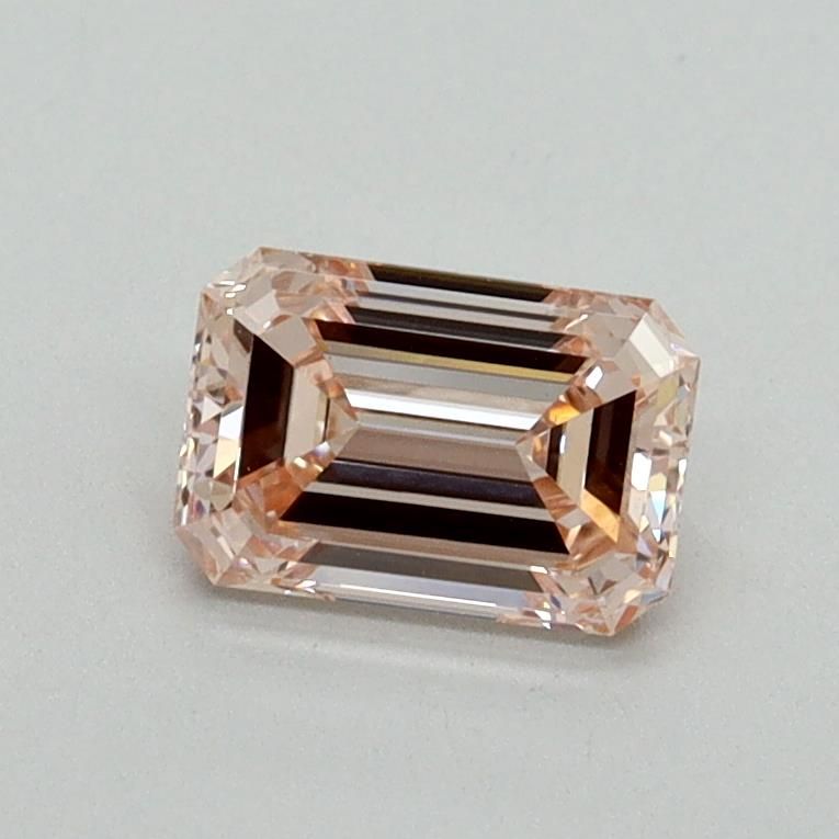 0.70 ct Emerald diamond