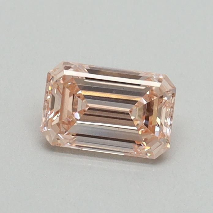 0.49 ct Emerald diamond