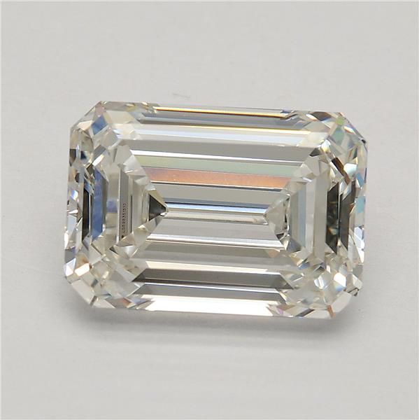 3.36 ct Emerald diamond