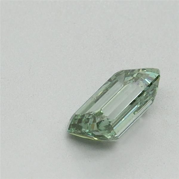 0.42 CT Fancy Vivid Green EMERALD