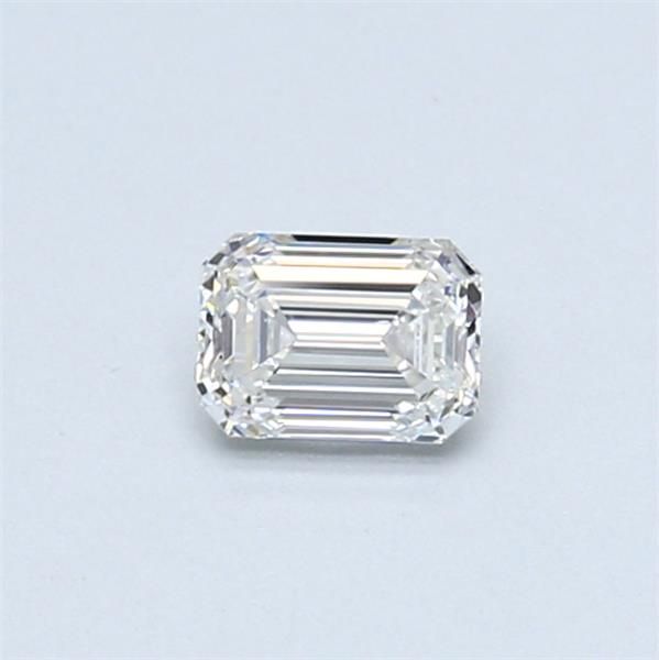 0.32 ct Emerald diamond