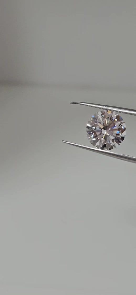 2.81 ct Round diamond