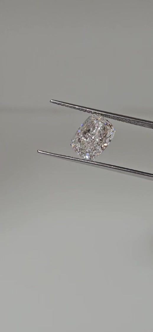 2.50 ct Cushion Modified diamond