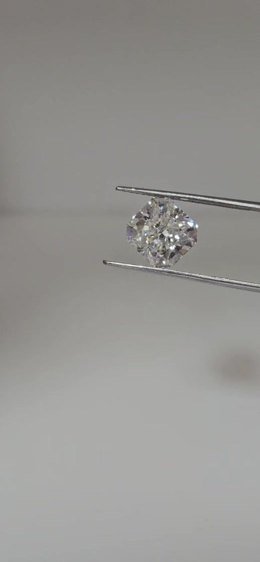 3.39 ct Radiant diamond
