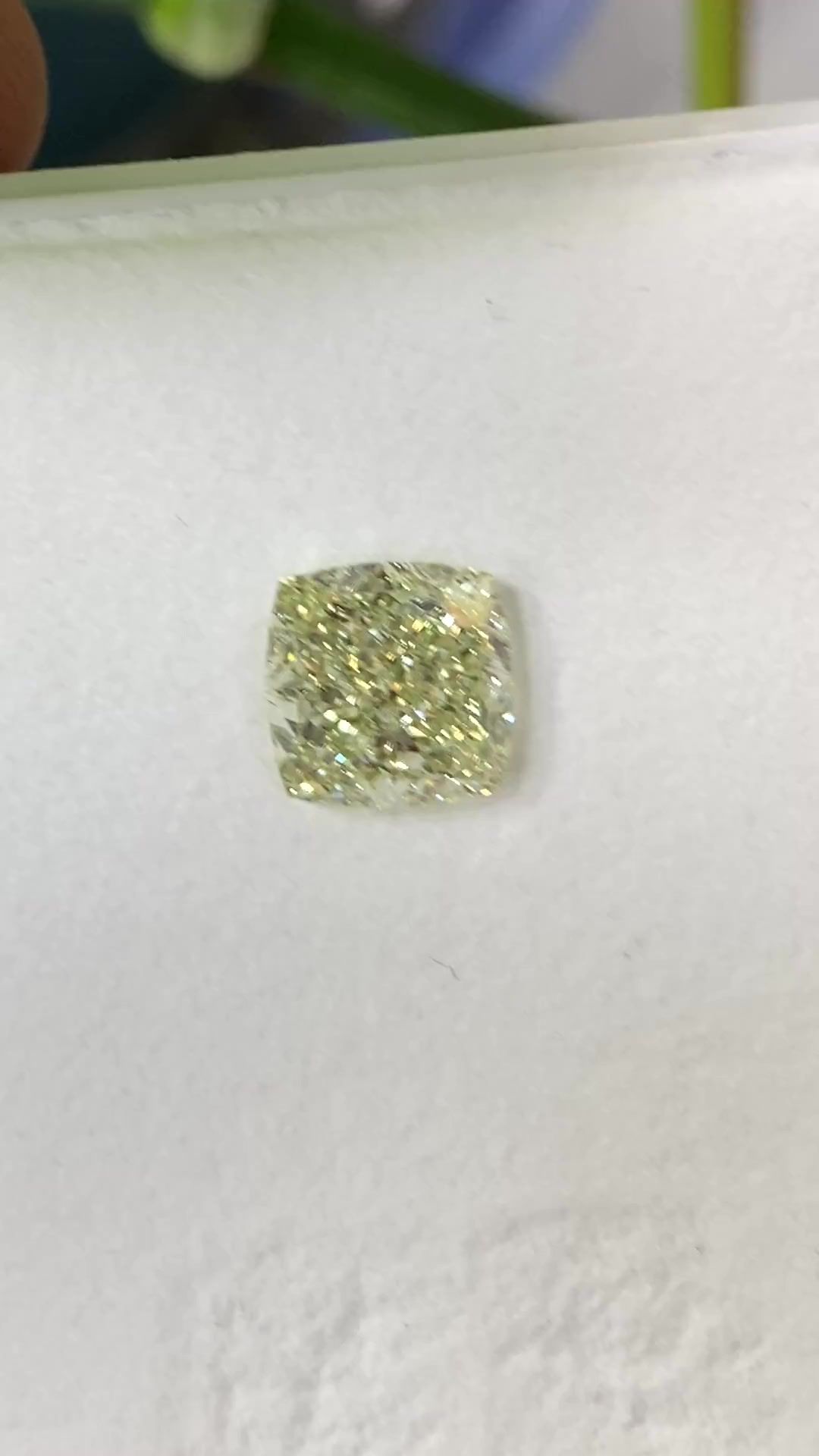 2.90 ct Cushion Brilliant diamond