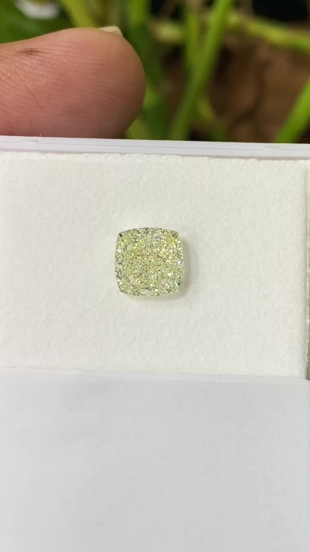 2.03 ct Cushion Brilliant diamond