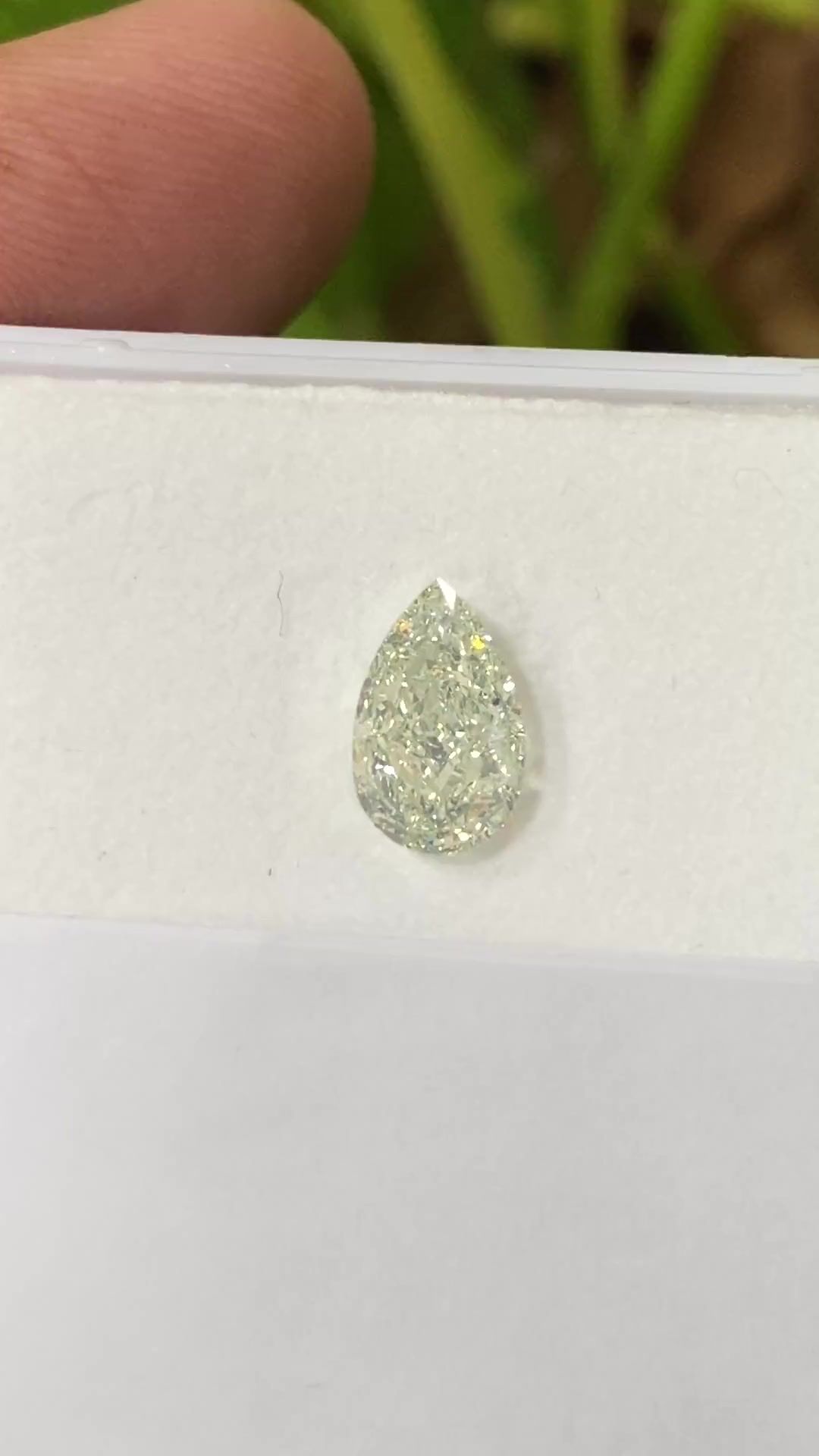 Diament 1.51 ct Fancy Light Green/VS2