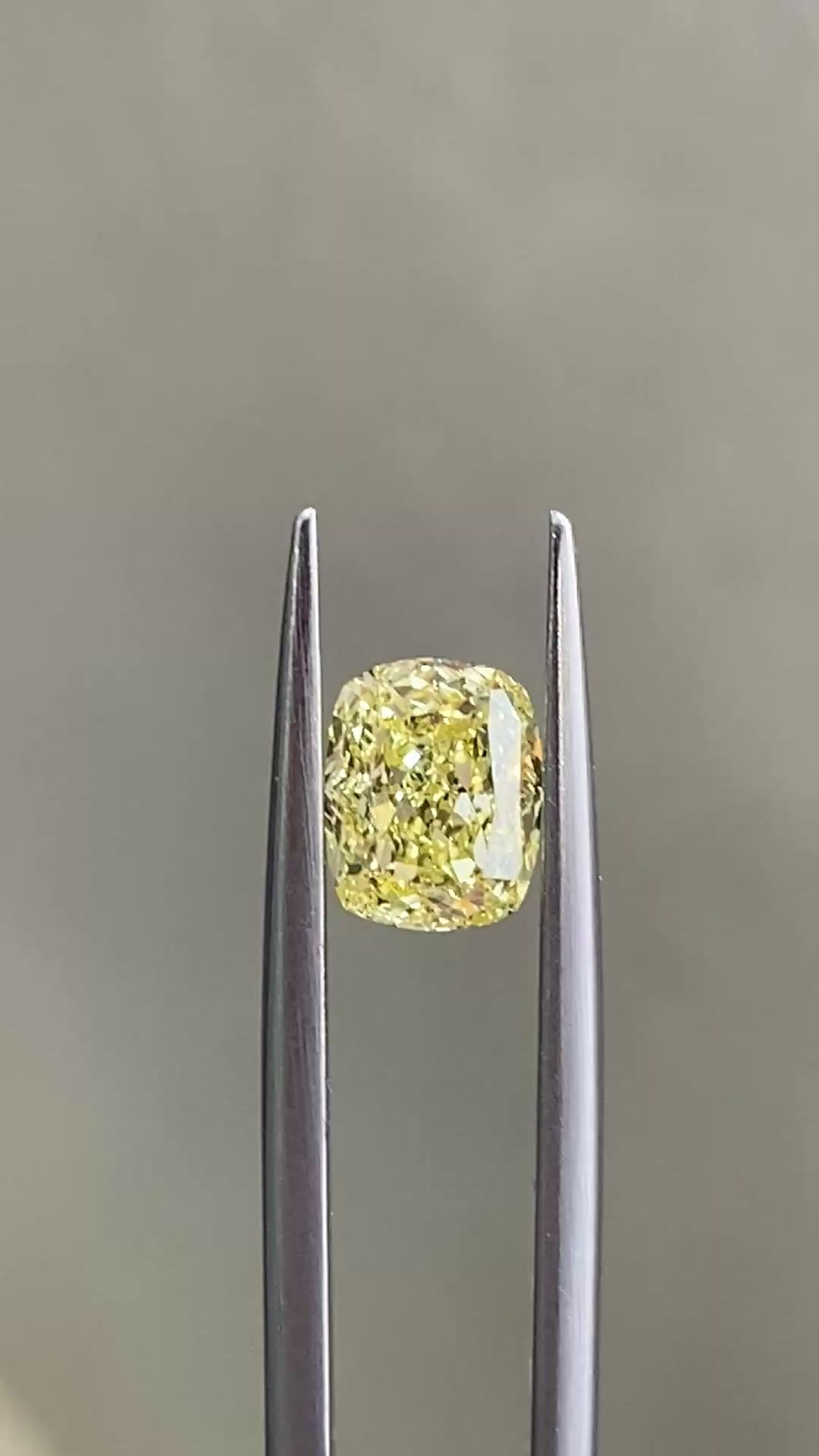 Diament 2.01 ct Fancy Yellow/SI1
