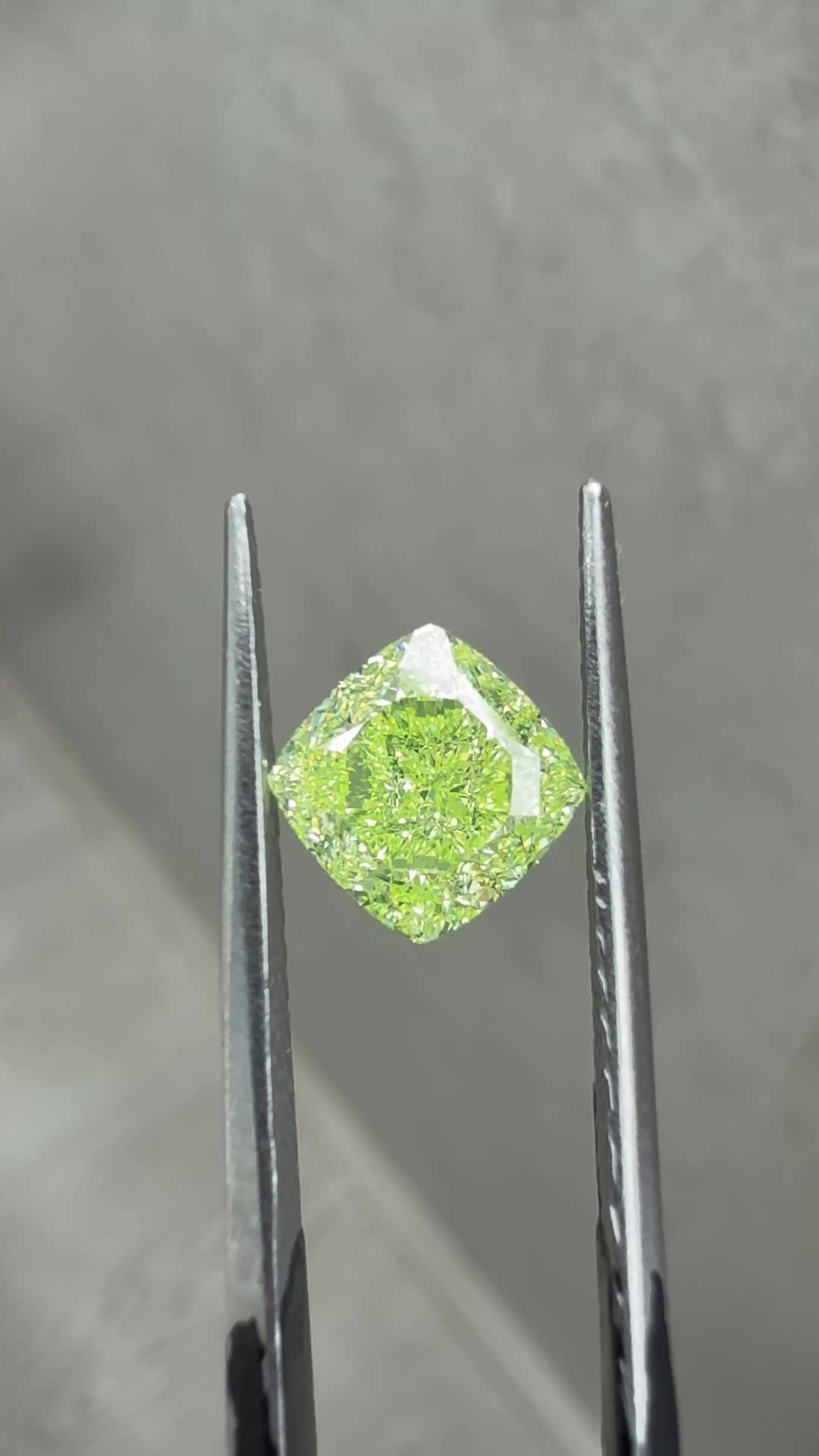 2.73 ct Cushion Brilliant diamond