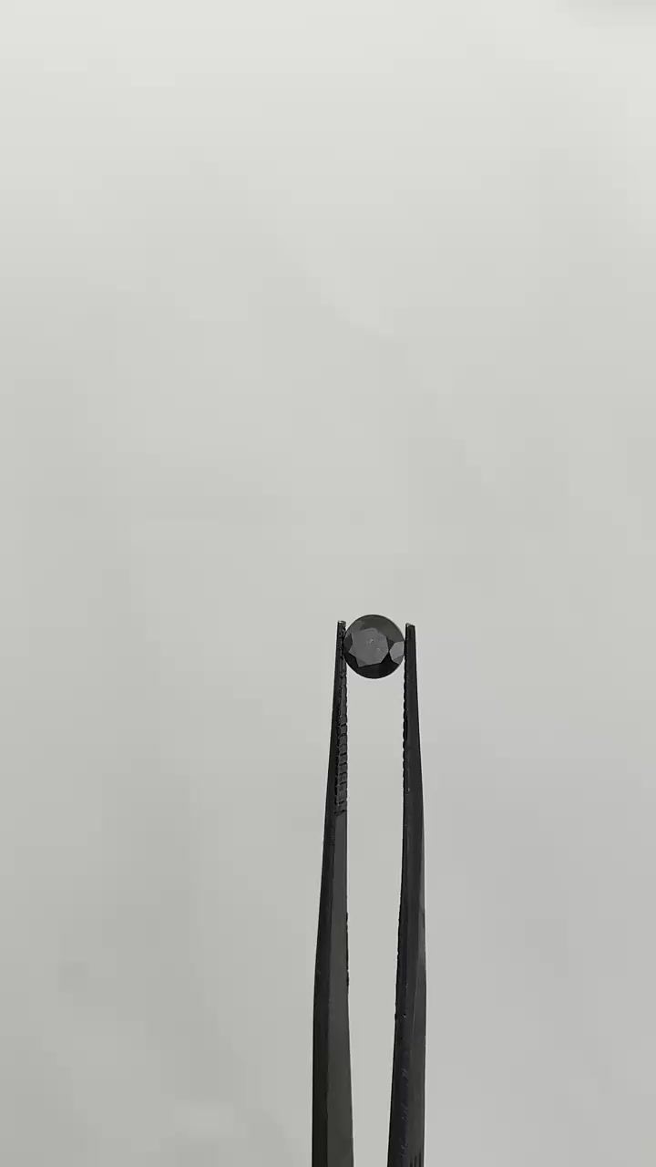 0.67 ct Round diamond