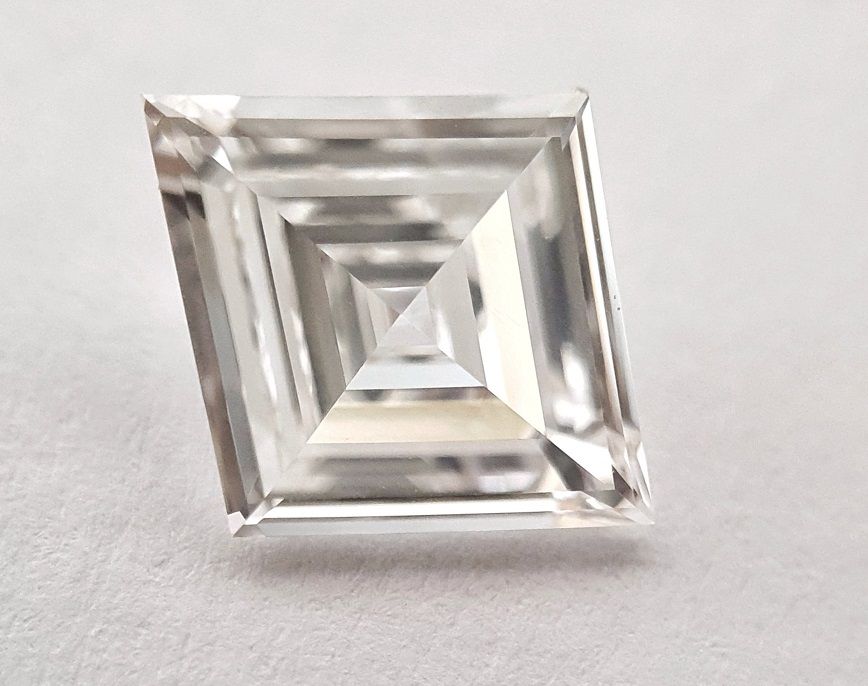 0.95 ct Lozenge Diamond