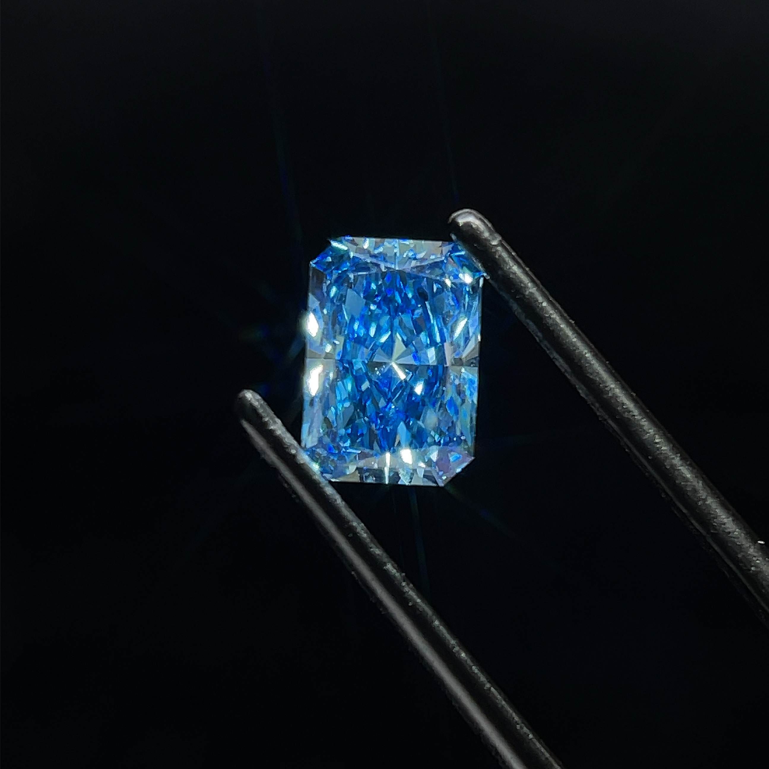 1.52 ct. radiant Lab Grown Diamond front image