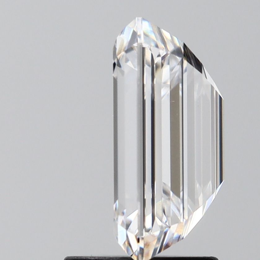 2.58 ct. emerald Lab Grown Diamond front image