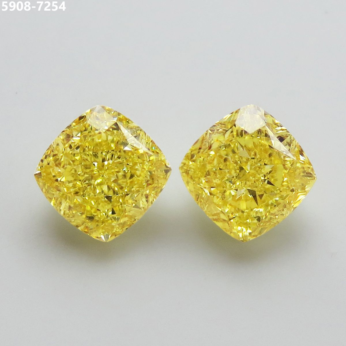 2.00 ct Cushion Brilliant diamond