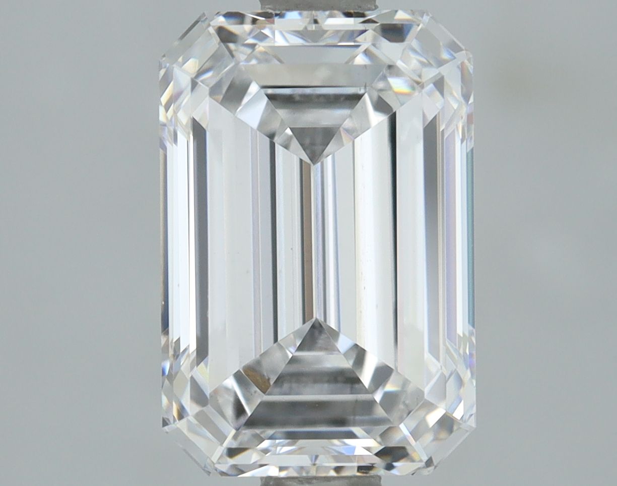 1.53 ct. emerald Lab Grown Diamond front image