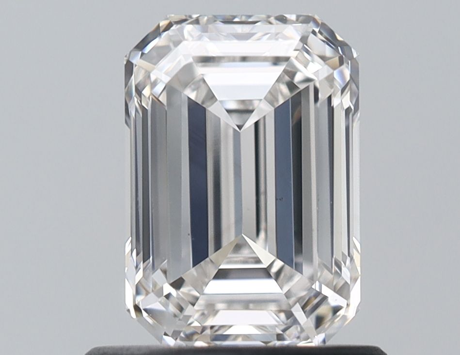 0.90 ct Emerald diamond