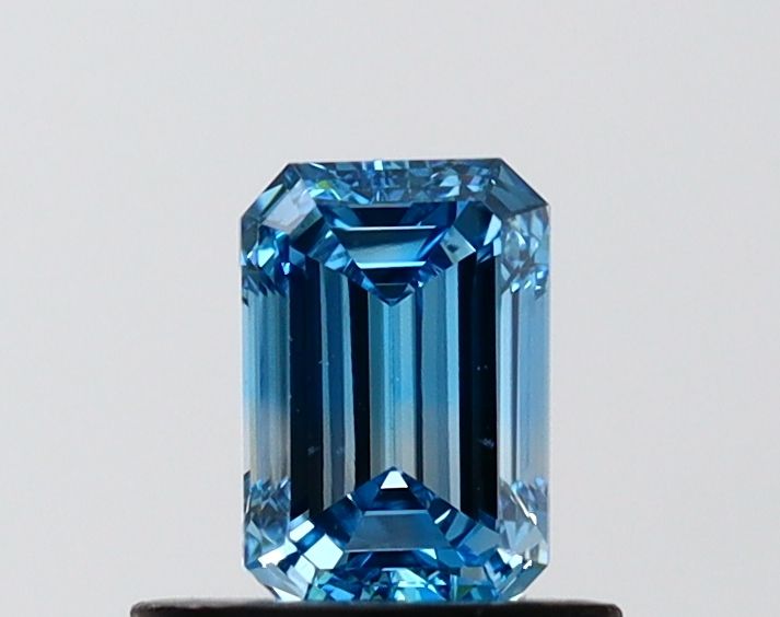 0.7 CT Fancy Vivid Blue EMERALD