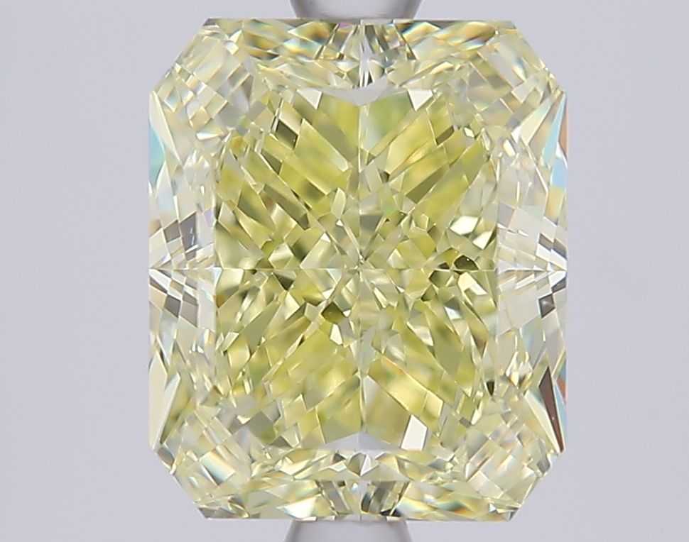 3.13 ct Radiant diamond