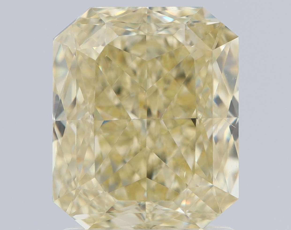 2.01 ct Radiant diamond