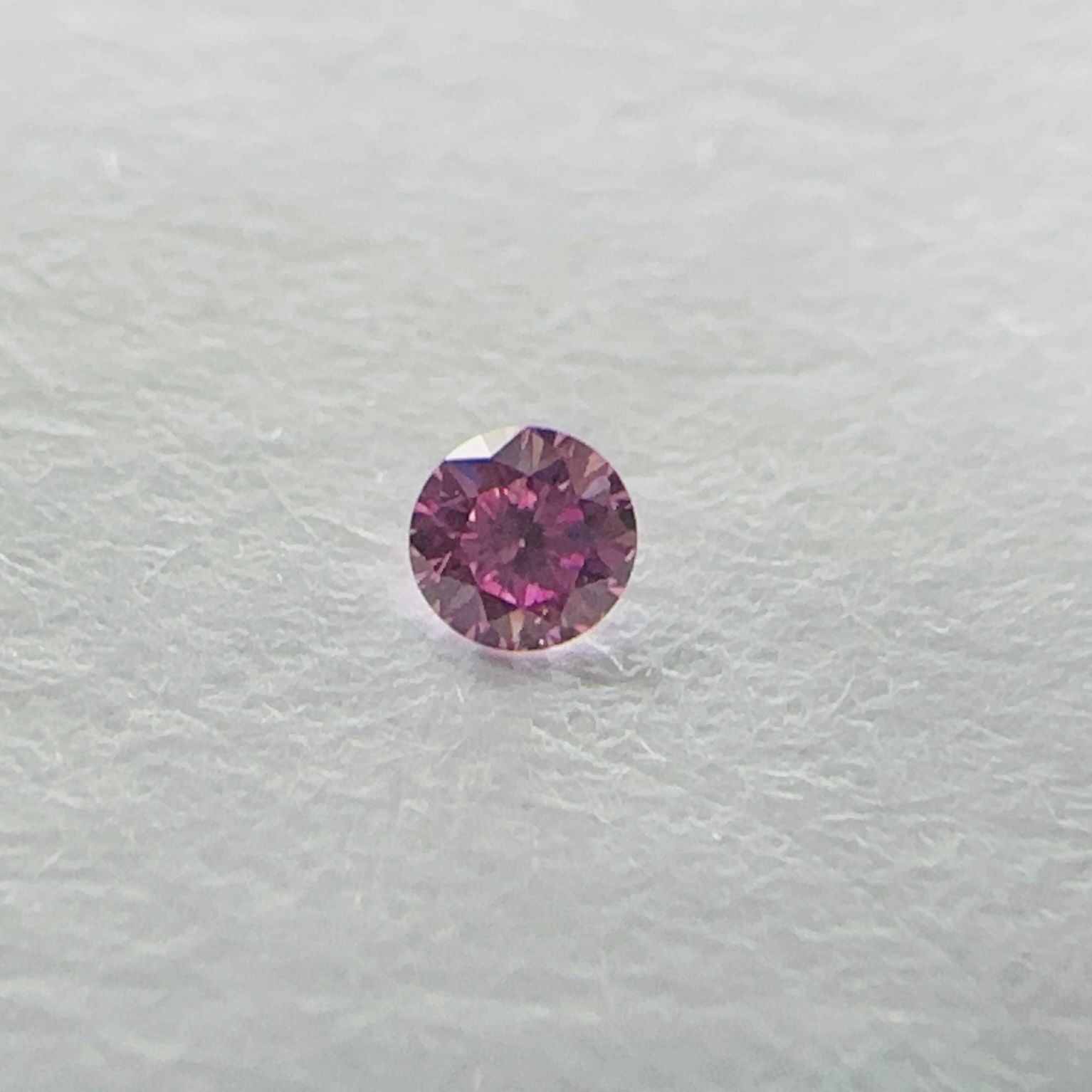Diament 0.04 ct Fancy Intense Purplish Pink/