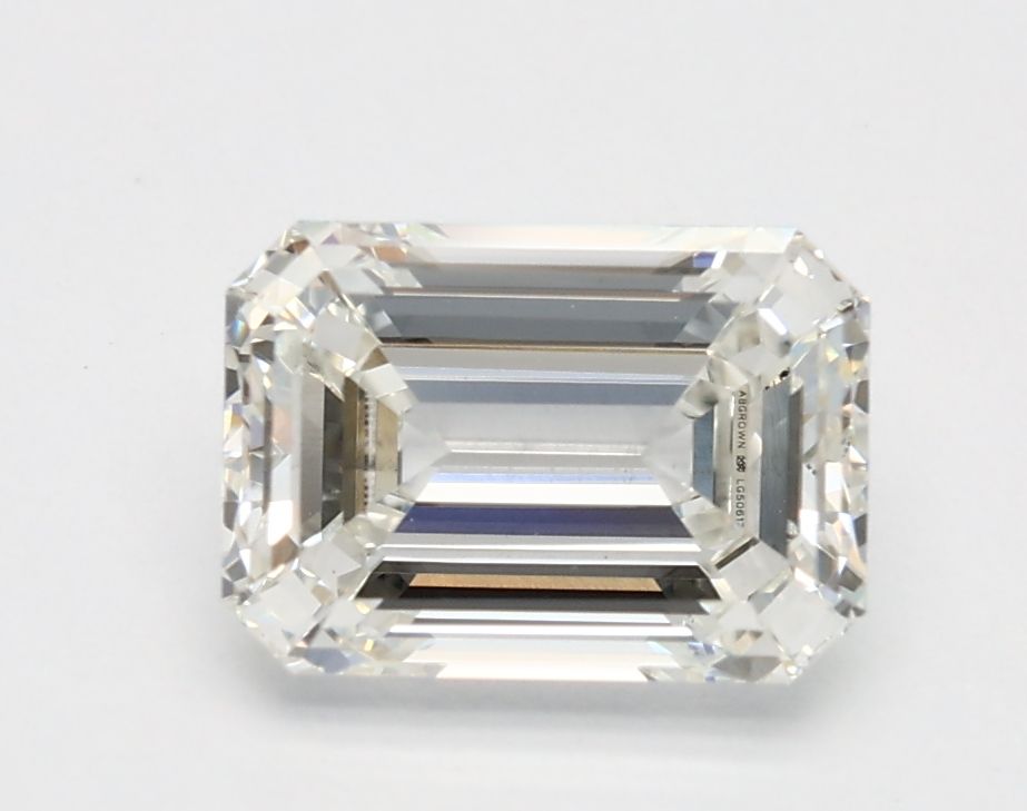 1.35 ct. emerald Lab Grown Diamond front image