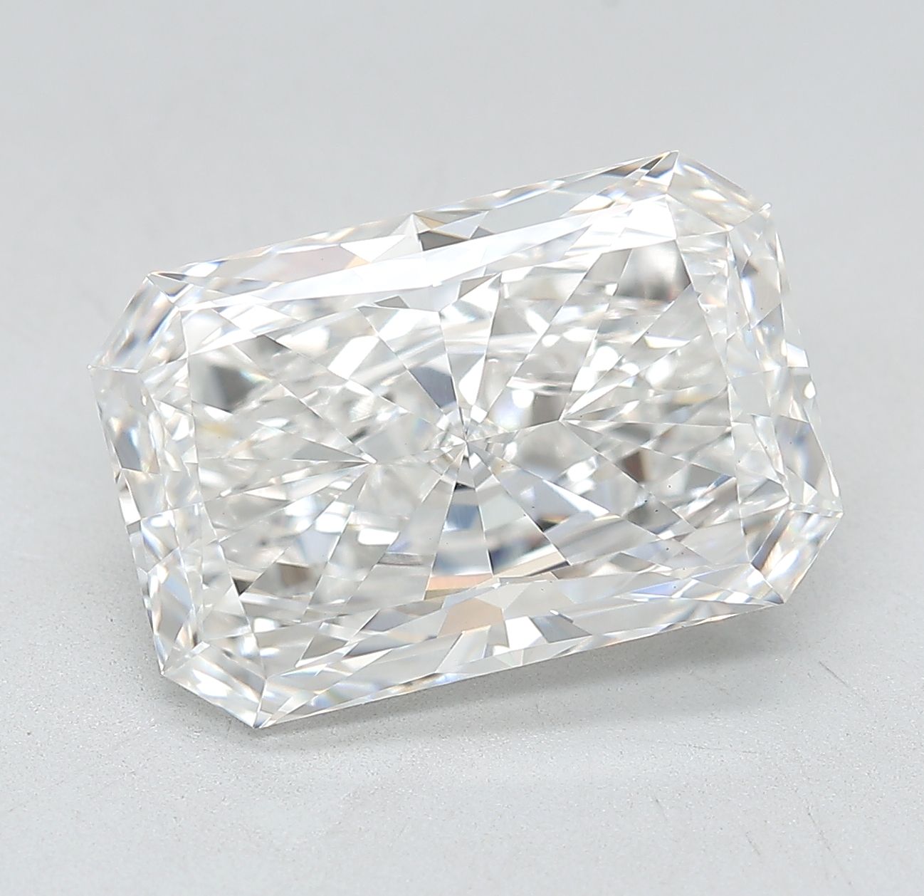 5.55 ct. radiant Lab Grown Diamond front image