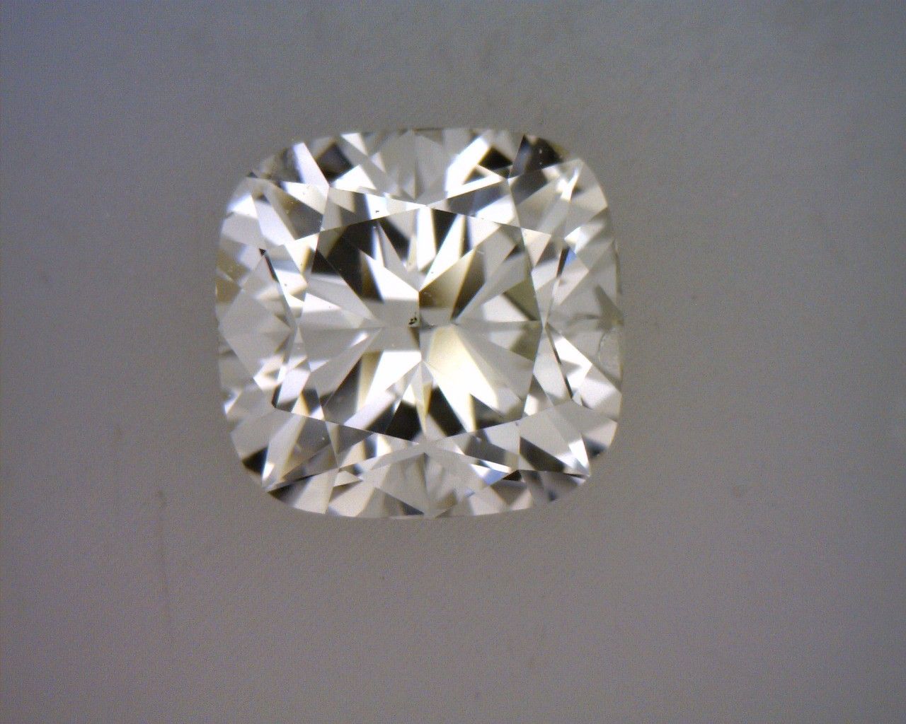 0.5 ct Cushion brilliant Diamond