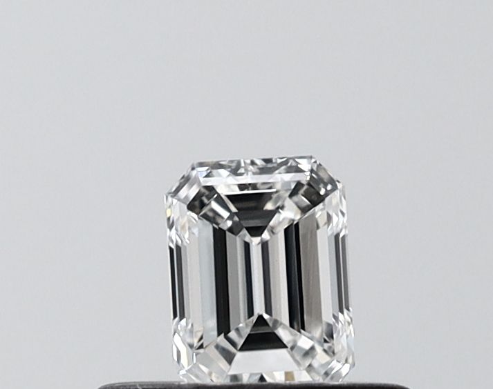 0.33 ct lab-grown Emerald Diamond