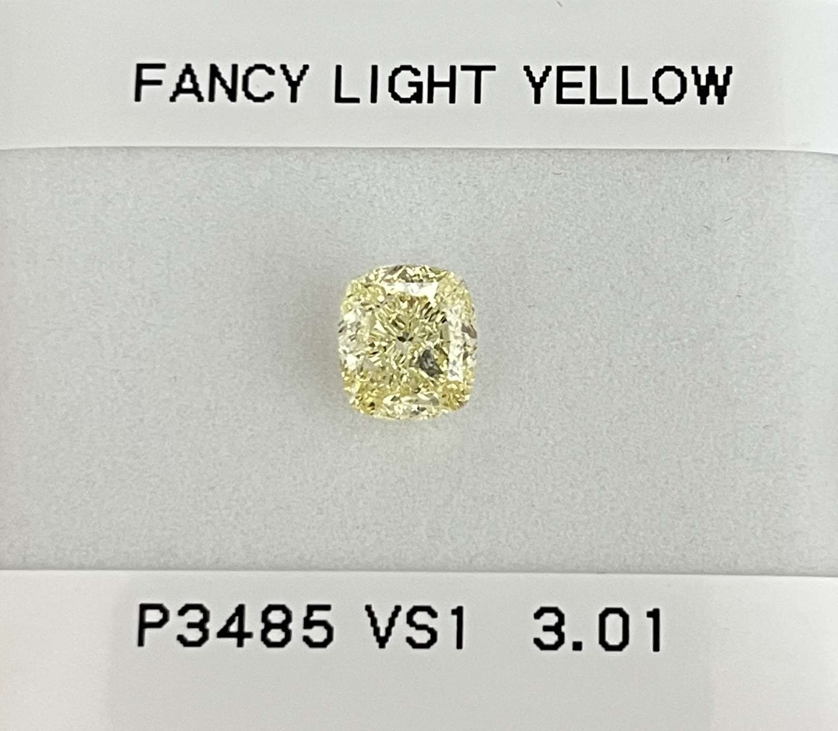 3.01 ct Cushion Brilliant diamond