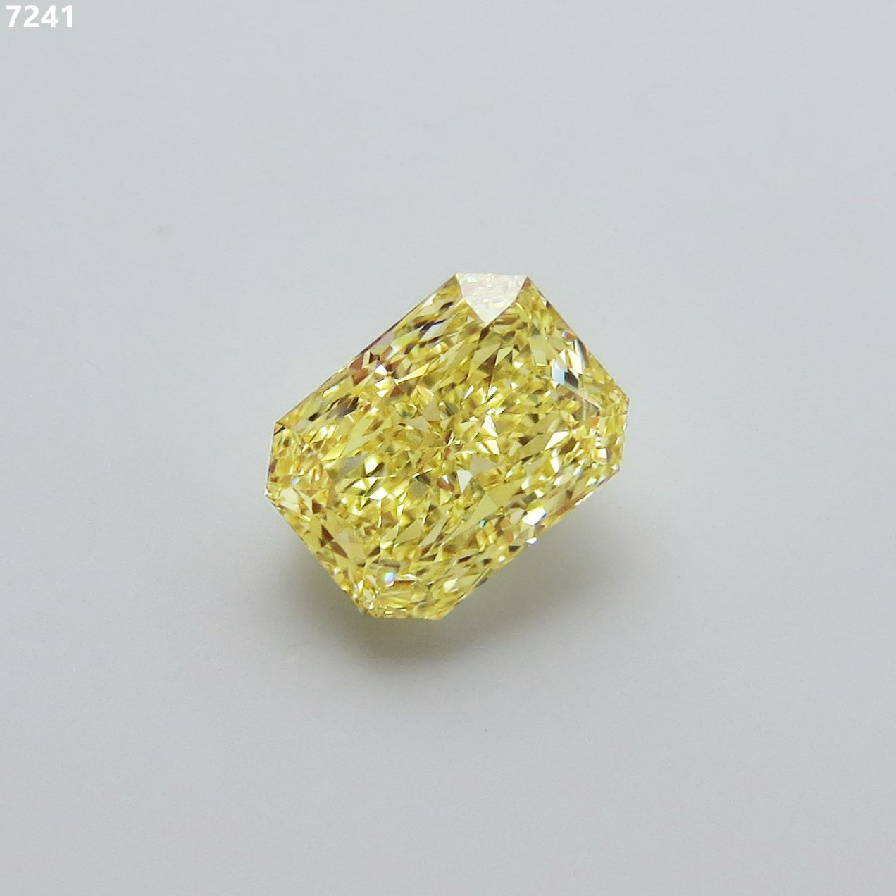 2.22 ct Radiant diamond
