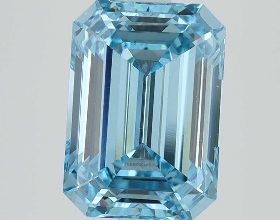 3.01 ct Emerald diamond