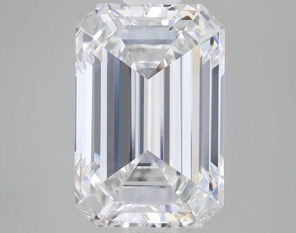 5.10 ct. emerald Lab Grown Diamond front image