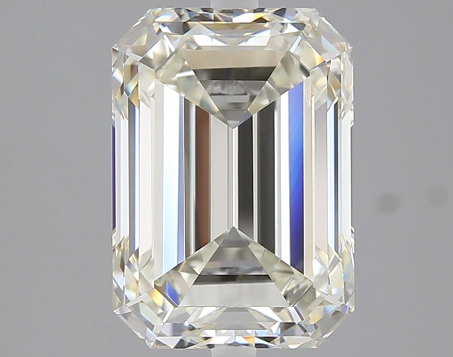 3.02 ct Emerald diamond