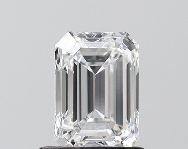 1.02 ct. emerald Lab Grown Diamond front image
