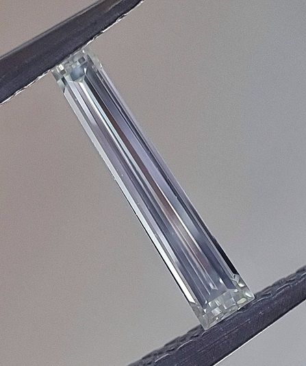 0.26 ct Tapered baguette Diamond