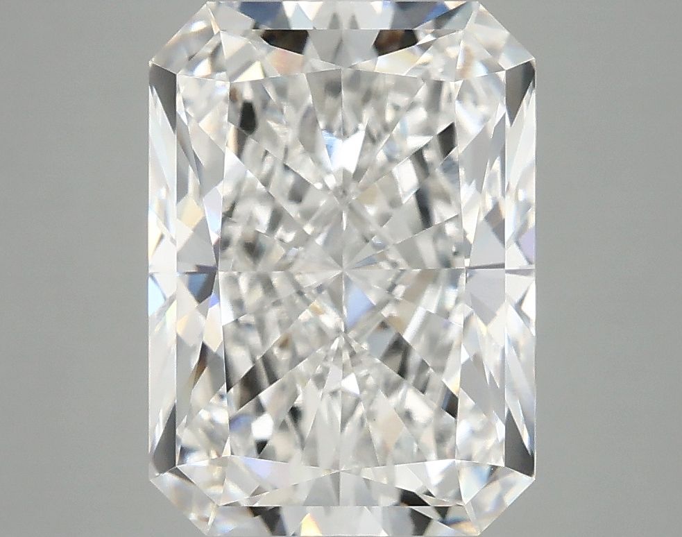 4.77 ct. radiant Lab Grown Diamond front image