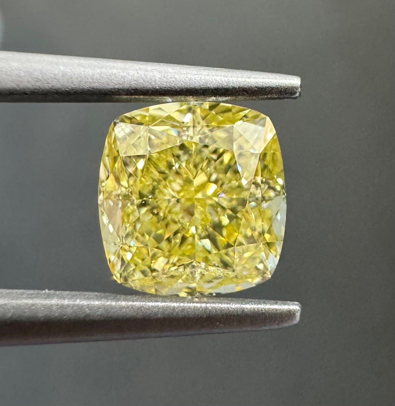 1.21 ct Cushion Modified diamond