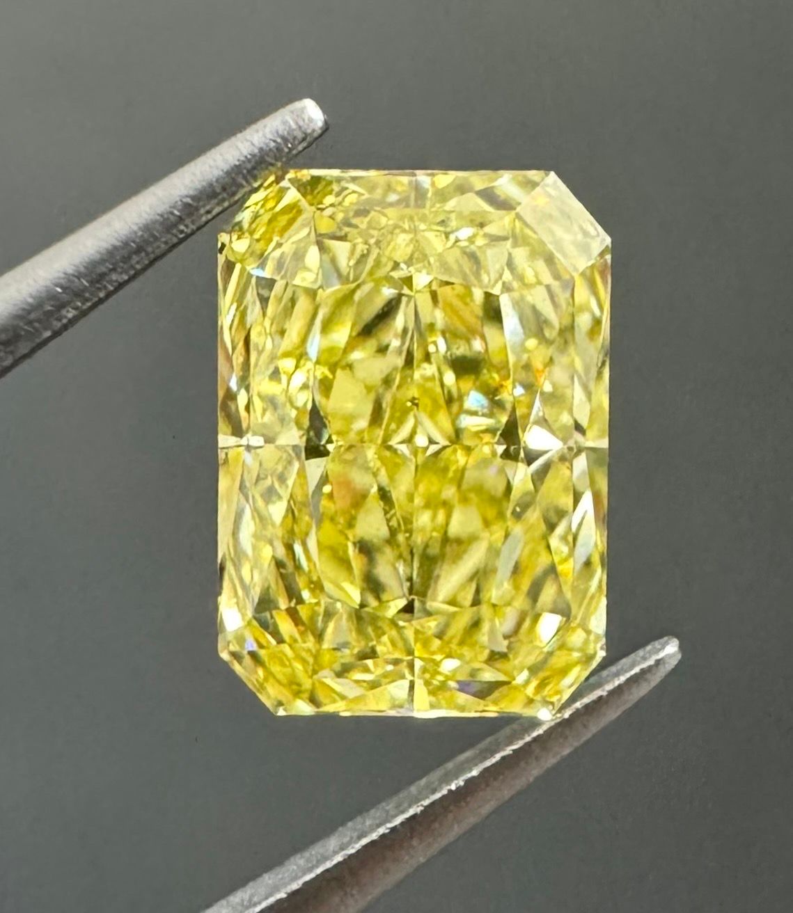 1.02 ct Radiant diamond