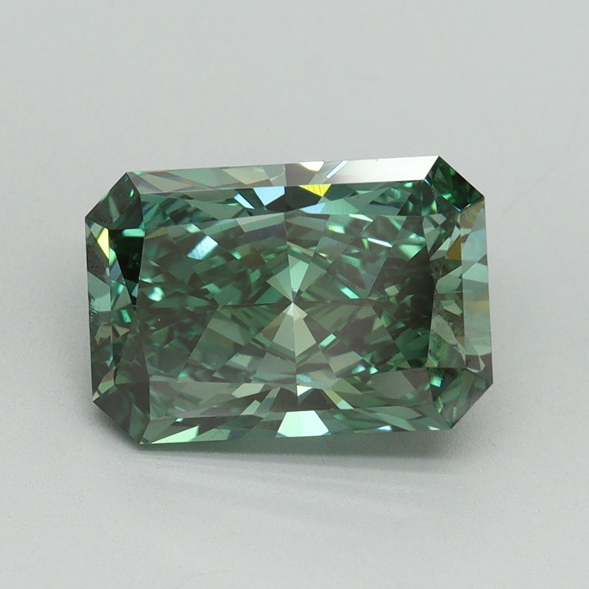 3.06 ct Radiant diamond