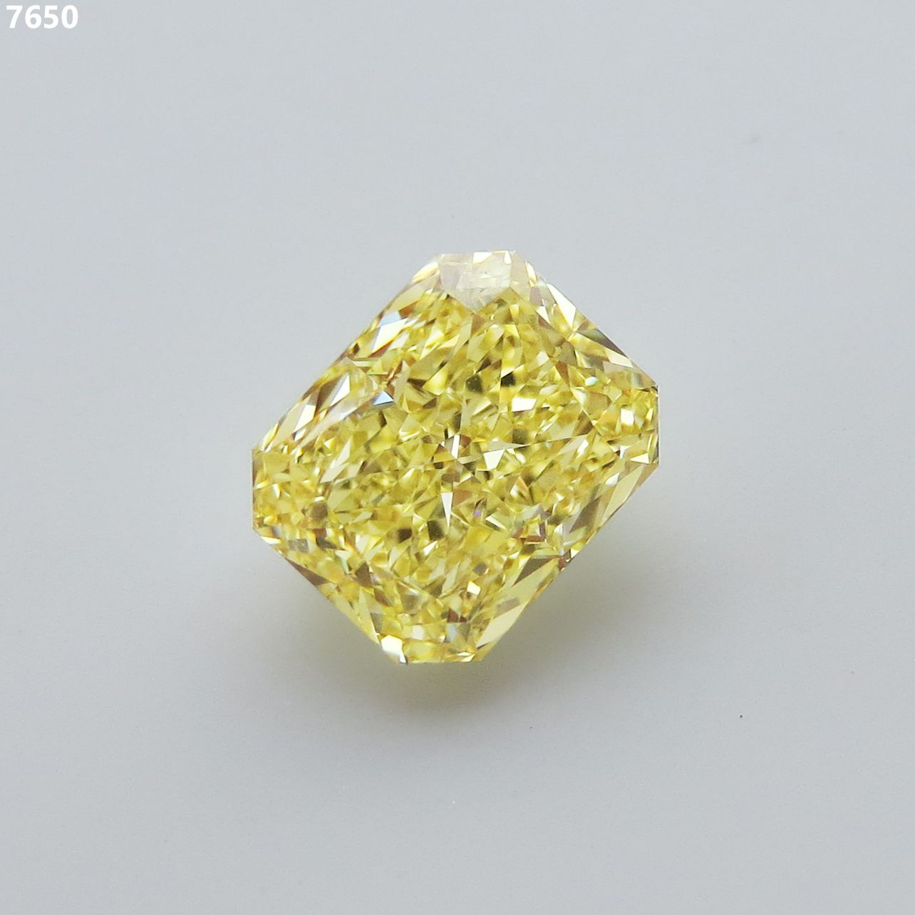 Diament 3.01 ct Fancy Yellow/VVS2