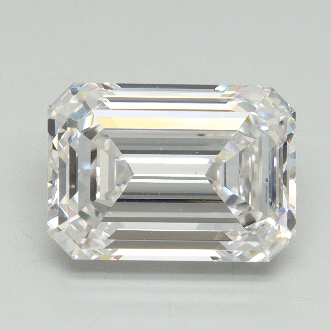 4.52 ct. emerald Lab Grown Diamond front image