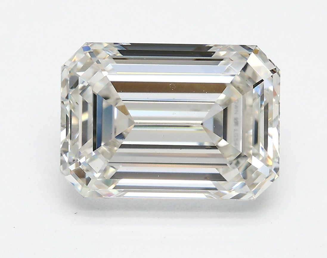 3.02 ct Emerald diamond