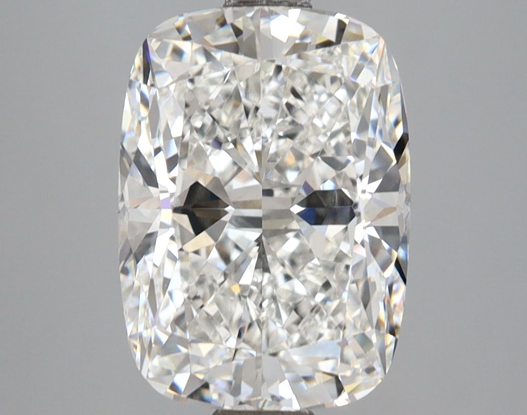 3.95 ct Cushion Modified diamond