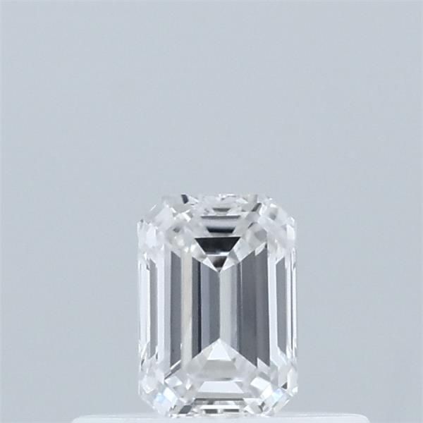 0.32 ct lab-grown Emerald Diamond