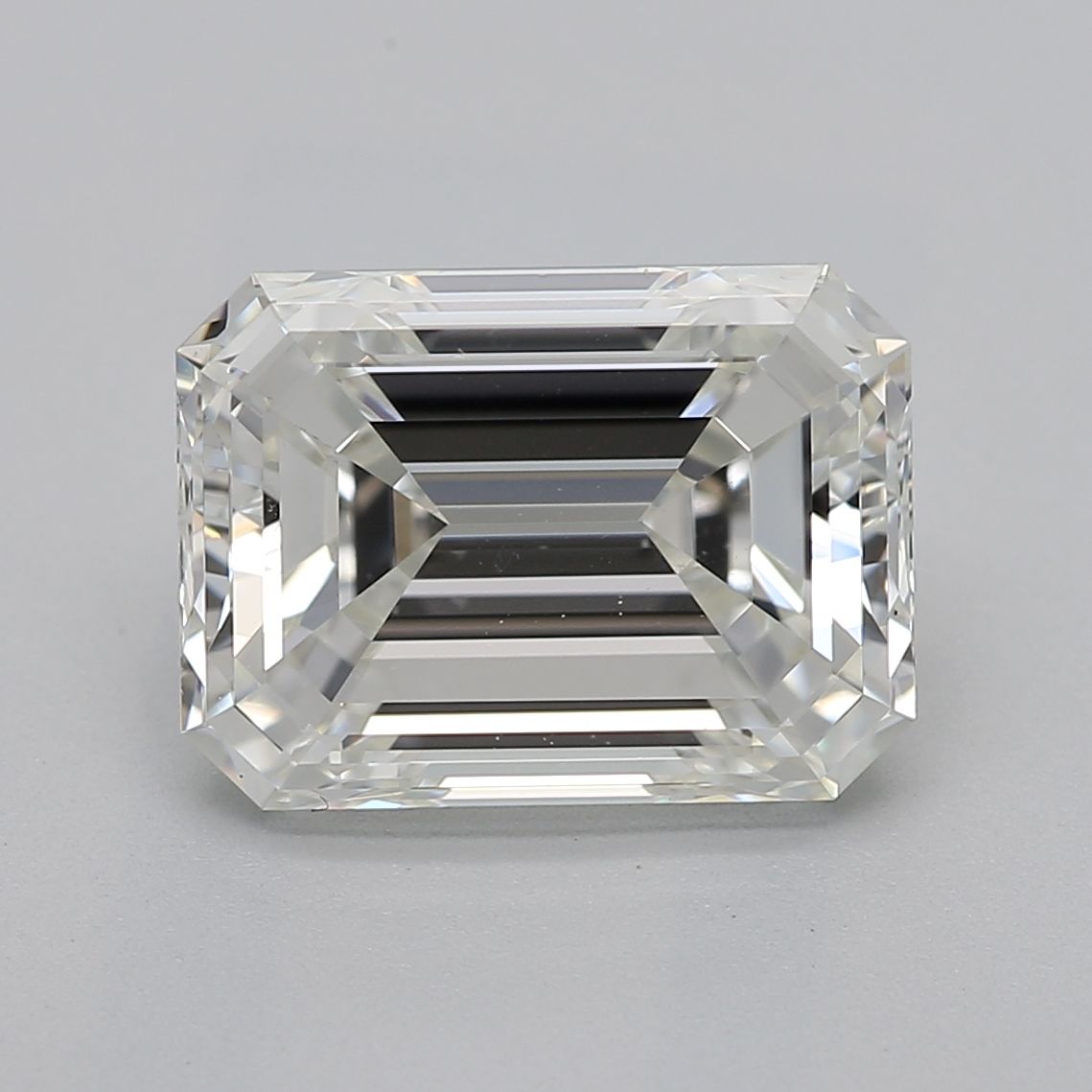 2.21 ct Emerald diamond