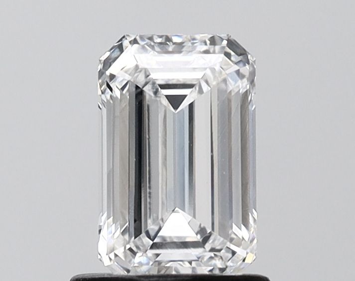 1.04 ct. emerald Lab Grown Diamond front image